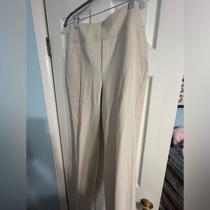 Athleta Endless Cream Women's Pants size 8